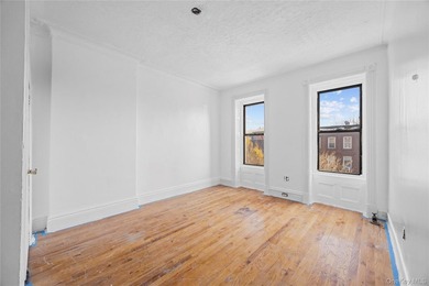 JUST LISTED! SPACIOUS 6 BEDROOM, 3.5 BATH MULTI-FAMILY HOME IN - photo 26