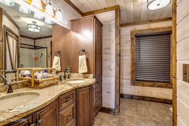 Well-kept deep-water lakefront home on Watts Bar Lake in - photo 28