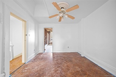 JUST LISTED! SPACIOUS 6 BEDROOM, 3.5 BATH MULTI-FAMILY HOME IN - photo 28