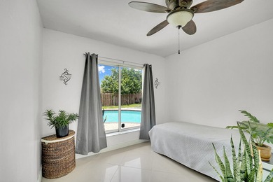 NO HOA! Move in Ready, Freshly painted 3-bedroom, 3-bath home - photo 29