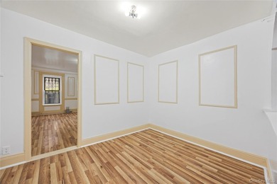 JUST LISTED! SPACIOUS 6 BEDROOM, 3.5 BATH MULTI-FAMILY HOME IN - photo 31