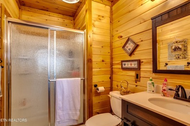 Well-kept deep-water lakefront home on Watts Bar Lake in - photo 34