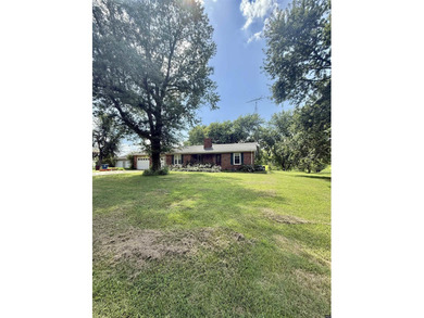 (private lake, pond, creek) Home For Sale in Troy Tennessee