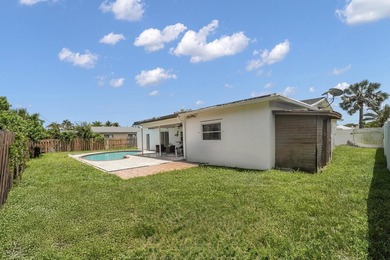 NO HOA! Move in Ready, Freshly painted 3-bedroom, 3-bath home - photo 42