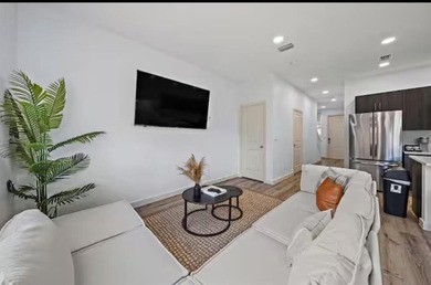 Meticulously maintained investment opportunity in an OPPORTUNITY - photo 4