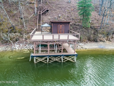 Well-kept deep-water lakefront home on Watts Bar Lake in - photo 50
