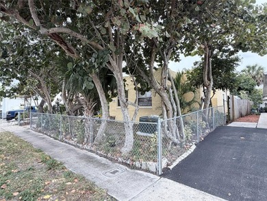 Great opportunity to own a classic Spanish-style home in - photo 2