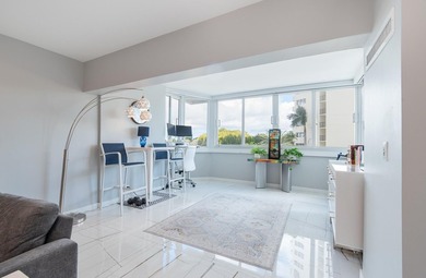 Owner offers a very competitive price. Outstanding 2/2 unit with - photo 4