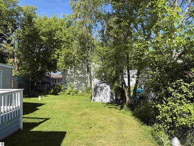 2 Bedroom, 1 Bathroom beautiful home with deeded access to - photo 9