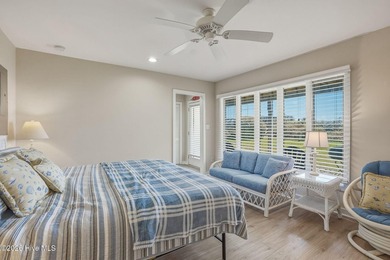 Amazing ocean views and effortless coastal living await in this - photo 11