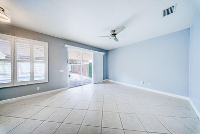 Welcome to this beautifully maintained 4-bedroom, 2.5-bathroom - photo 15