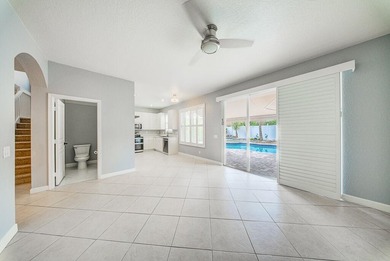 Welcome to this beautifully maintained 4-bedroom, 2.5-bathroom - photo 16