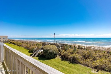 Amazing ocean views and effortless coastal living await in this - photo 19