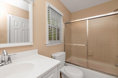 Welcome Home To 21 Beech Place. Colonial Residence On A Quiet - photo 19