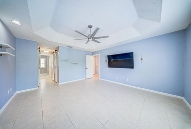 Welcome to this beautifully maintained 4-bedroom, 2.5-bathroom - photo 22