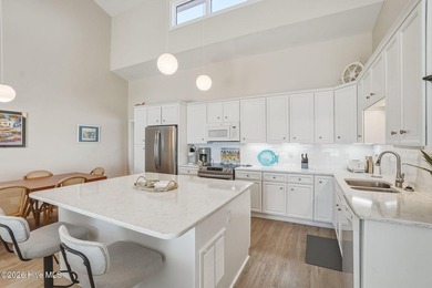 Amazing ocean views and effortless coastal living await in this - photo 24