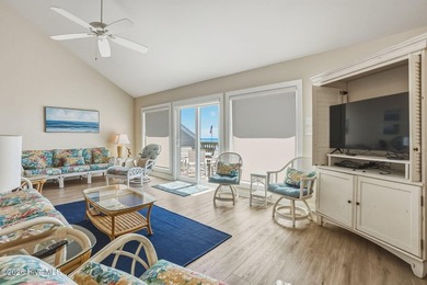 Amazing ocean views and effortless coastal living await in this - photo 34