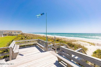 Amazing ocean views and effortless coastal living await in this - photo 36