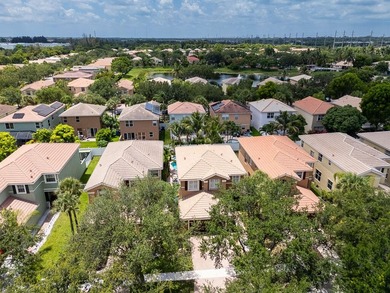 Welcome to this beautifully maintained 4-bedroom, 2.5-bathroom - photo 43