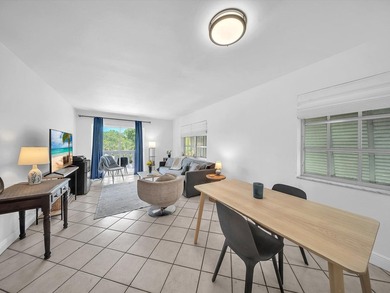 Welcome to Royal Caribbean Club in Coral Gables! This spacious - photo 5