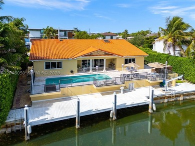 Rarely does a property combine 100 FEET OF WATERFRONT, direct - photo 4