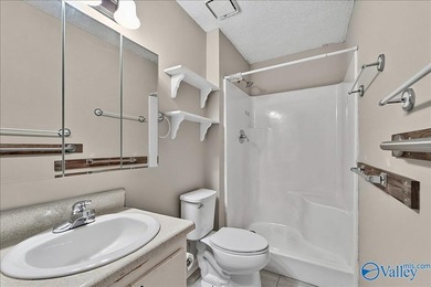Adorable cottage on a huge corner lot! Fenced in yard, 2 - photo 20