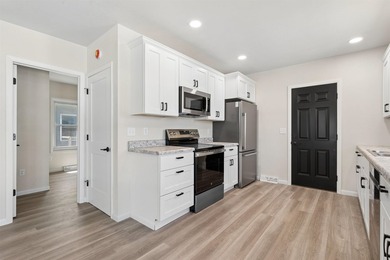 Cabin getaway or full-time home - the choice is yours! This - photo 11