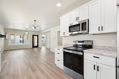 Cabin getaway or full-time home - the choice is yours! This - photo 12