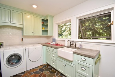 Elegant custom home with a detached guest house in Starweather - photo 14