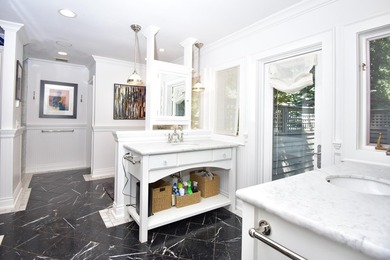 Elegant custom home with a detached guest house in Starweather - photo 23