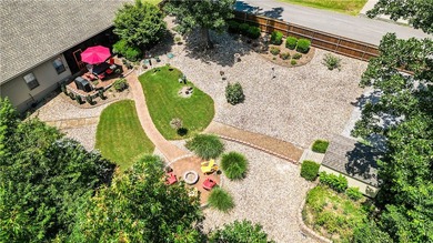 Just minutes from Lake Windsor & Tunnel Vision Bike Trail, this - photo 27