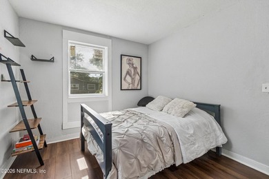 Renovated | Triple Lot | Zoned CO | Multi-Use Potential Situated - photo 8