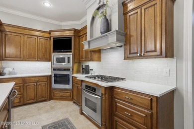 Beautifully maintained 5 bedroom,/4.5 bath home in a highly - photo 17
