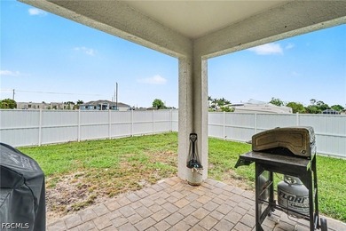 MOVE-IN READY and NO FLOOD INSURANCE REQUIRED! This fully fenced - photo 21