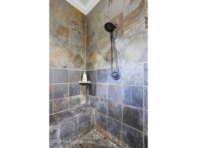 Beautifully maintained 5 bedroom,/4.5 bath home in a highly - photo 33
