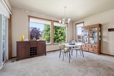 Welcome to this beautiful home in the gated community of Shelley - photo 6