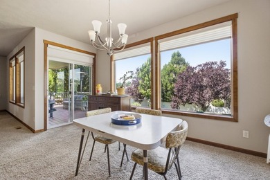 Welcome to this beautiful home in the gated community of Shelley - photo 7