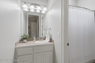 Beautifully maintained 5 bedroom,/4.5 bath home in a highly - photo 38