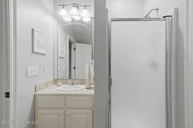 Beautifully maintained 5 bedroom,/4.5 bath home in a highly - photo 40