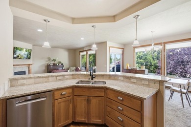Welcome to this beautiful home in the gated community of Shelley - photo 10