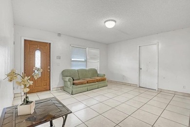 Welcome to this charming single-story residence located in - photo 7