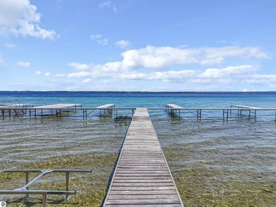 BOAT SLIP IS OPEN AND AVAILABLE! Surrounded by the crystal-clear - photo 2