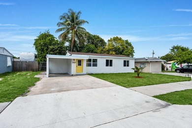 Welcome this Beautiful fully remodeled 3 bedroom 1 bathroom to - photo 2