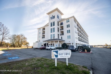 Bright and tranquil bayfront condo featuring 2 bedrooms and 2 - photo 1