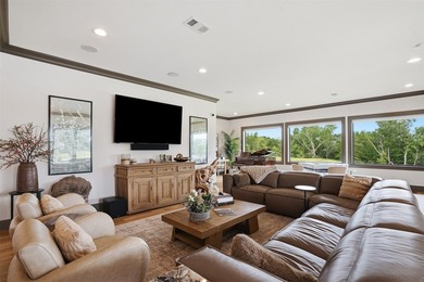 Refined, architectural elegance meets effortless luxury in this - photo 11
