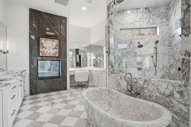 Refined, architectural elegance meets effortless luxury in this - photo 18