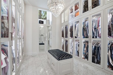 Refined, architectural elegance meets effortless luxury in this - photo 19