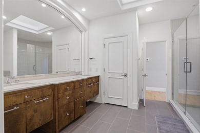 Refined, architectural elegance meets effortless luxury in this - photo 21