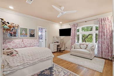 Refined, architectural elegance meets effortless luxury in this - photo 22