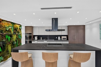 One-of-a-kind turnkey oceanfront compound at the iconic Roney - photo 3